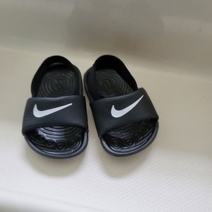 Baby Nike slides 2c